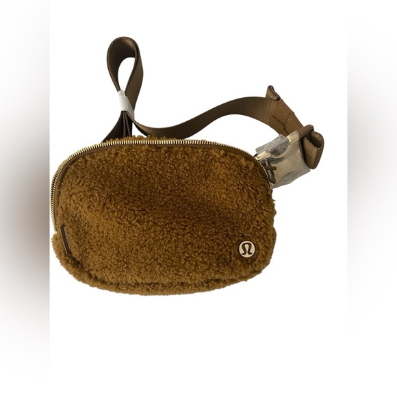Lululemon everywhere belt bag Sherpa\fleece in camel : tan : brown - Picture 1 of 14